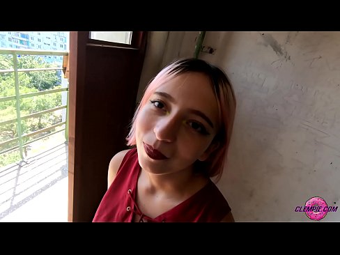 ❤️ Študentka zmyselne fajčí cudzinca vo vnútrozemí - strieka mu na tvár ❤️ Kvalitný sex na sk.mysexgamer.ru ❌
