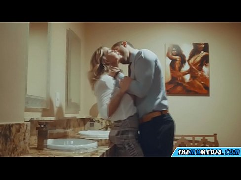 ❤️ Keď vás prsnatá blondínka zvádza na verejných toaletách ❤️ Kvalitný sex na sk.mysexgamer.ru ❌